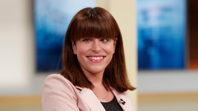 Julia Reuschenbach Blind